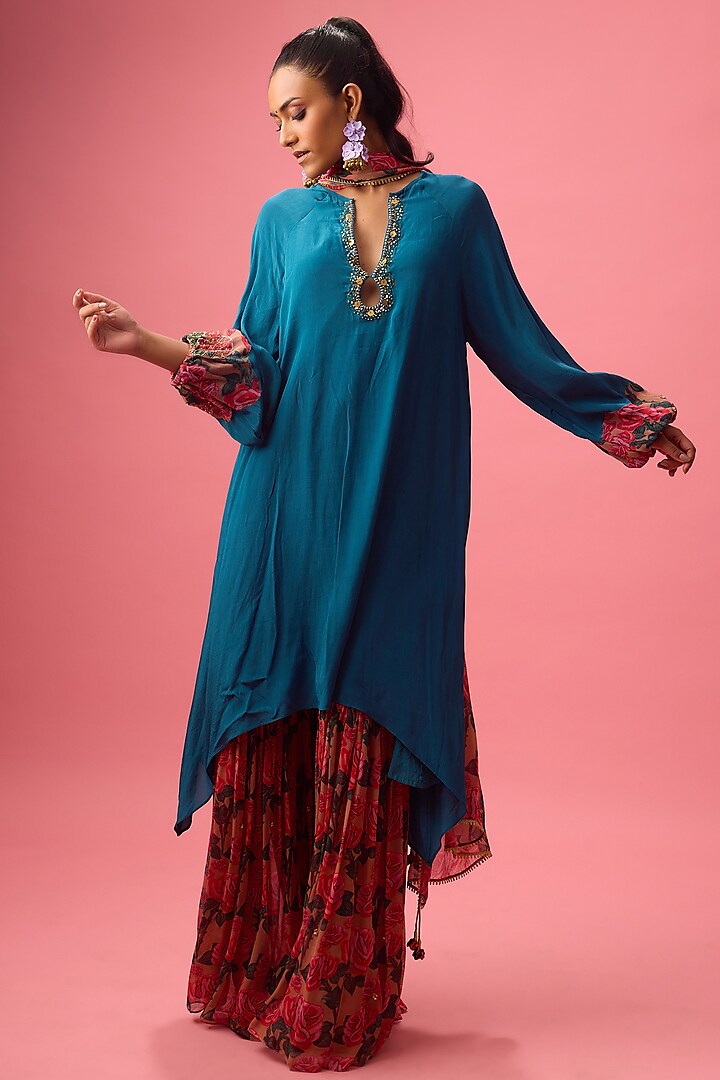 Blue Crepe Hand Embroidered Asymmetrical Kurta Set by Nikasha at Pernia's Pop Up Shop