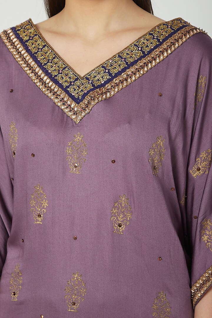 Mauve Modal Satin Printed & Hand Embroidered Kaftan Set by Nida Mahmood at Pernia's Pop Up Shop