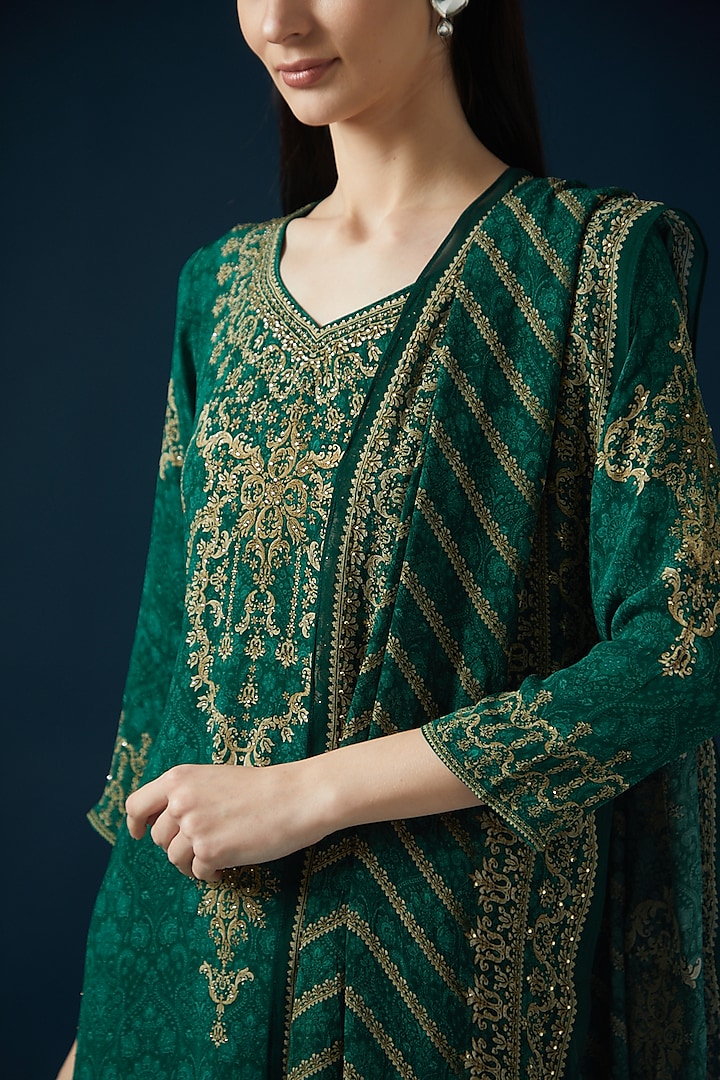 Teal Bemberg Crepe Embroidered & Printed Kurta Set by NIRRAAMYAA at Pernia's Pop Up Shop