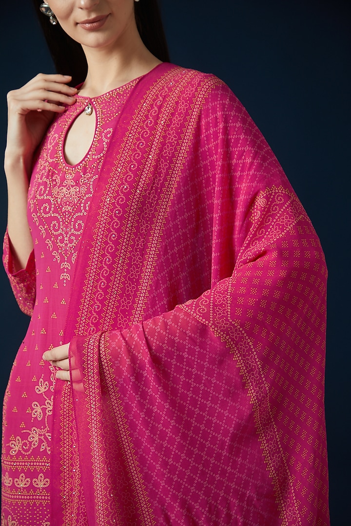 Fuchsia Bemberg Crepe Embroidered & Printed Kurta Set by NIRRAAMYAA at Pernia's Pop Up Shop