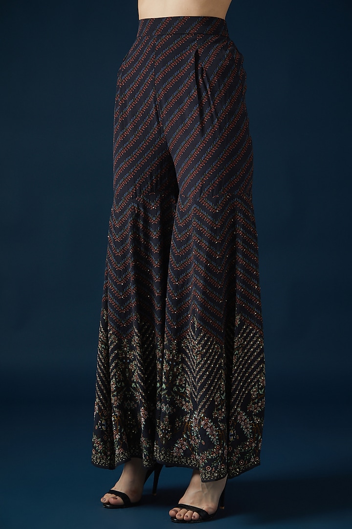 Black Bemberg Crepe Embroidered & Printed Kurta Set by NIRRAAMYAA at Pernia's Pop Up Shop