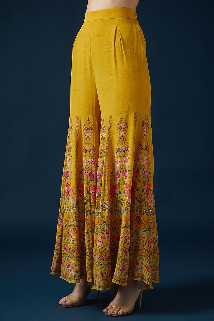 Mustard Bemberg Crepe Embroidered & Printed Kurta Set by NIRRAAMYAA at Pernia's Pop Up Shop