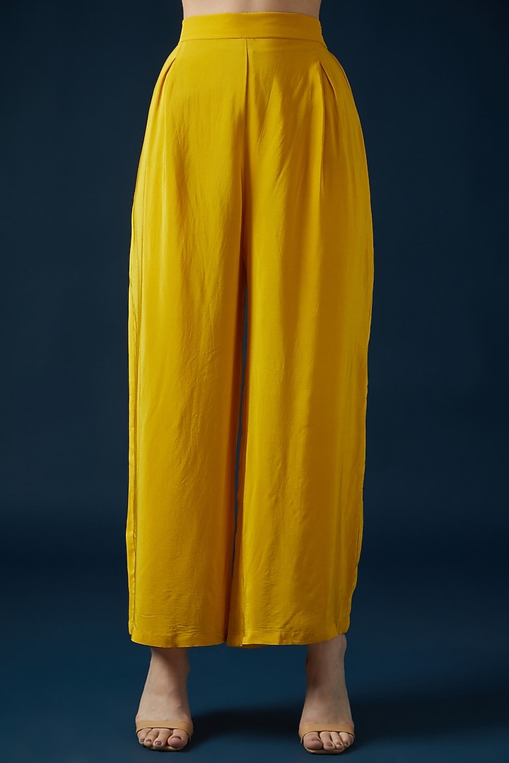 Mustard Bemberg Crepe Embroidered & Printed Kurta Set by NIRRAAMYAA at Pernia's Pop Up Shop