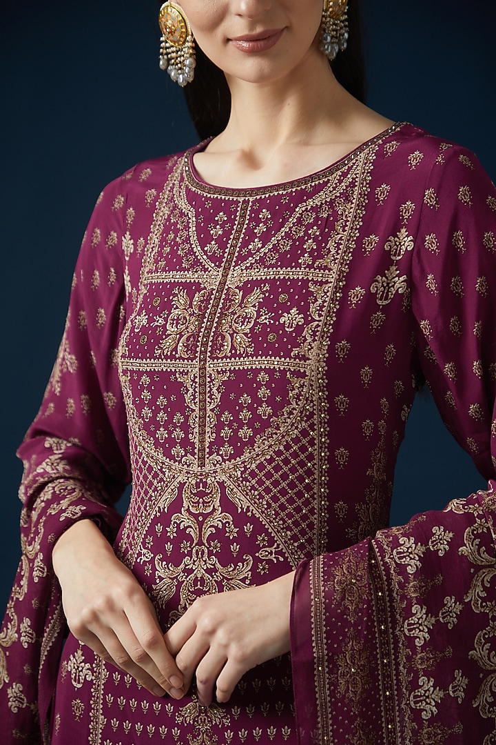 Wine Bemberg Crepe Embroidered & Printed Kurta Set by NIRRAAMYAA at Pernia's Pop Up Shop