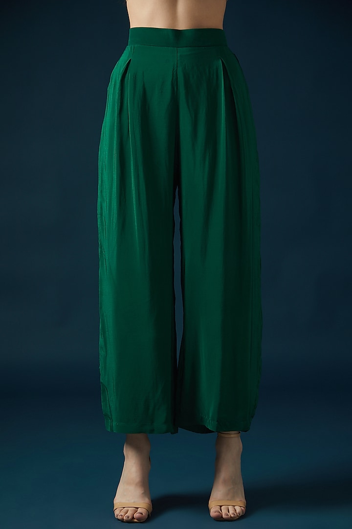 Green Bemberg Crepe Embroidered & Printed Kurta Set by NIRRAAMYAA at Pernia's Pop Up Shop