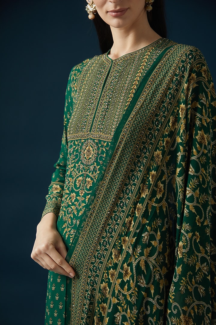Green Bemberg Crepe Embroidered & Printed Kurta Set by NIRRAAMYAA at Pernia's Pop Up Shop