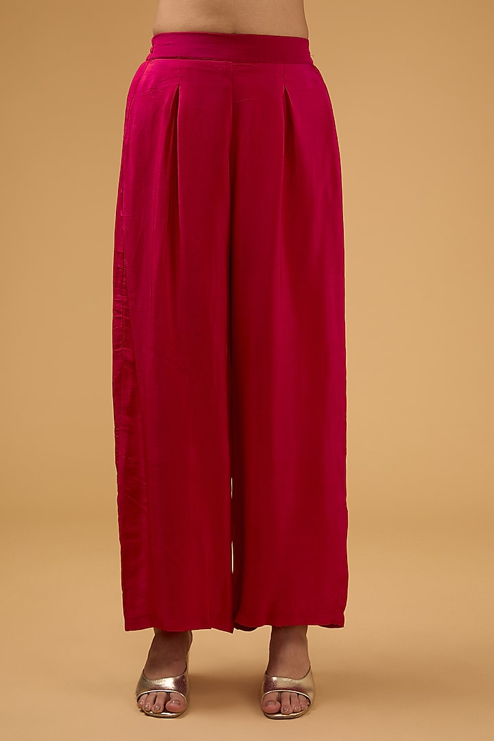 Red Crepe Printed & Embroidered Kurta Set by NIRRAAMYAA at Pernia's Pop Up Shop