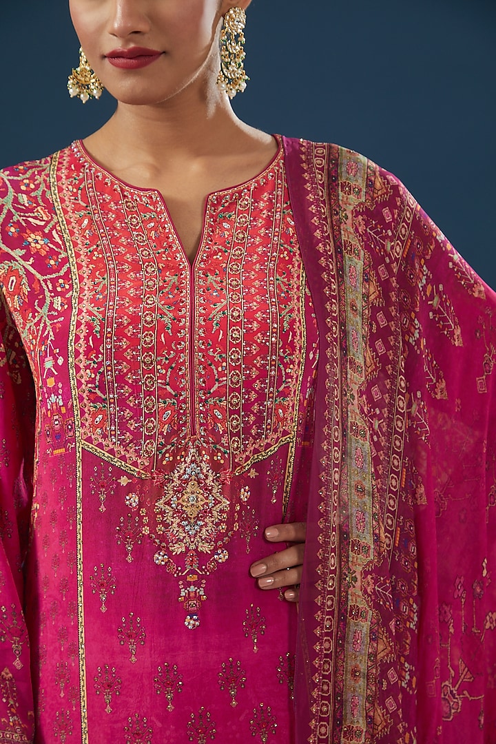 Fuchsia Crepe & Georgette Printed Kurta Set by NIRRAAMYAA at Pernia's Pop Up Shop