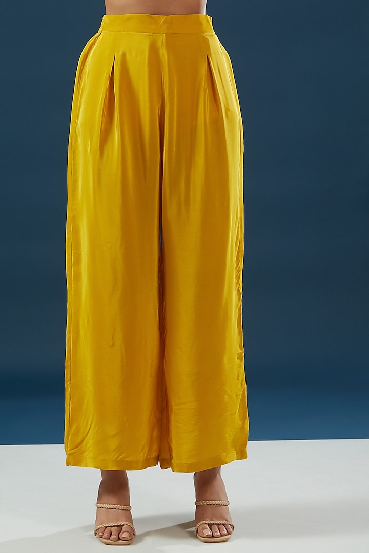Mustard Crepe & Georgette Printed Kurta Set by NIRRAAMYAA at Pernia's Pop Up Shop