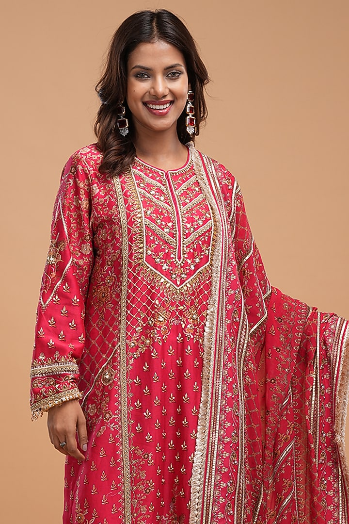Red Chanderi Digital Printed Kurta Set by NIRRAAMYAA at Pernia's Pop Up Shop