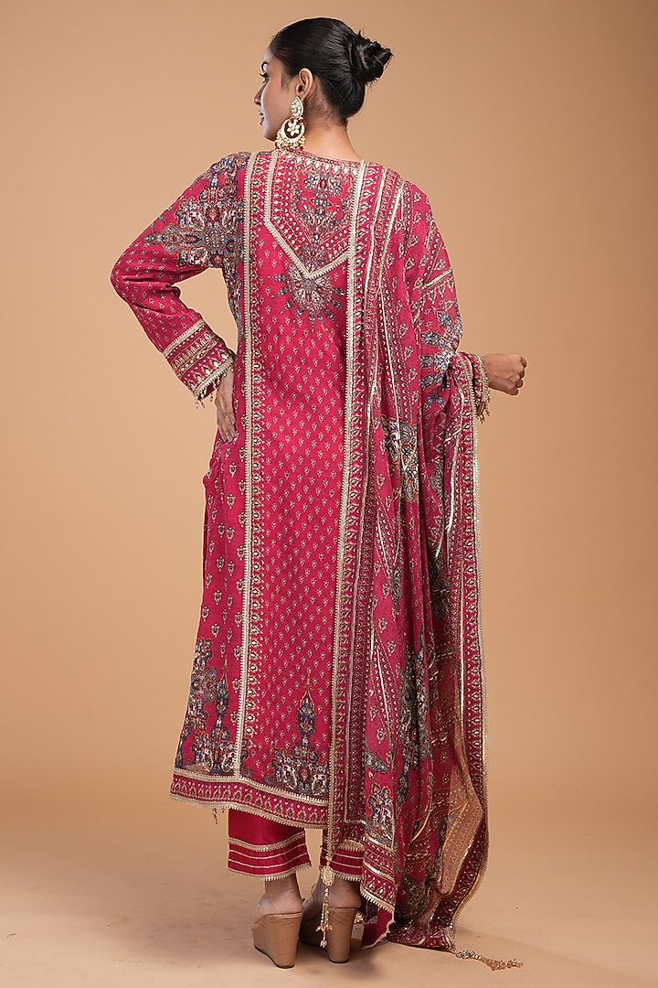 Fuchsia Georgette Digital Printed & Hand Embroidered Kurta Set by NIRRAAMYAA at Pernia's Pop Up Shop