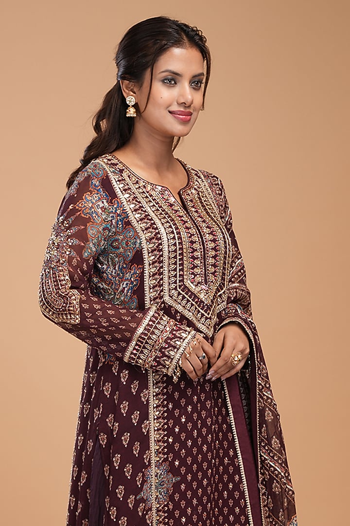 Wine Georgette Digital Printed & Hand Embroidered Kurta Set by NIRRAAMYAA at Pernia's Pop Up Shop