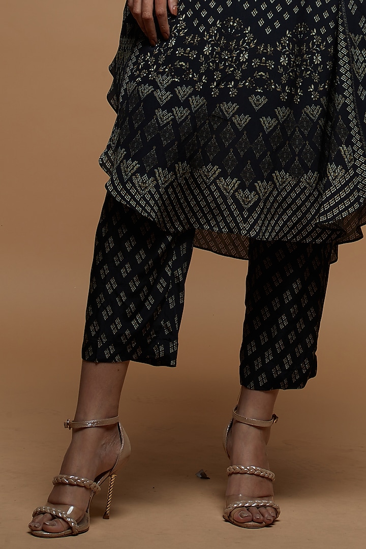 Black Bemberg Crepe Digital Printed Co-Ord Set by NIRRAAMYAA at Pernia's Pop Up Shop