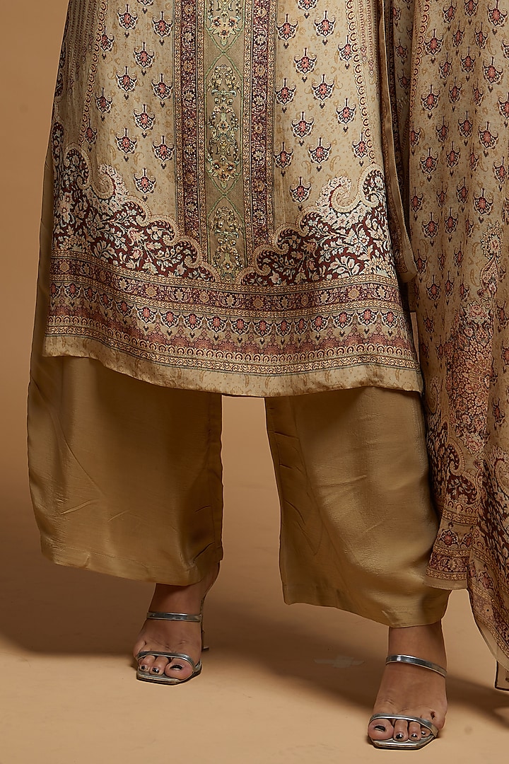 Beige Bemberg Crepe Digital Printed Kurta Set by NIRRAAMYAA at Pernia's Pop Up Shop