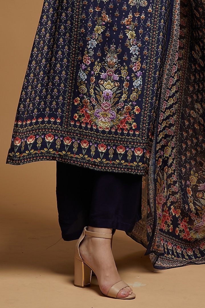 Blue Bemberg Crepe Digital Printed Kurta Set by NIRRAAMYAA at Pernia's Pop Up Shop