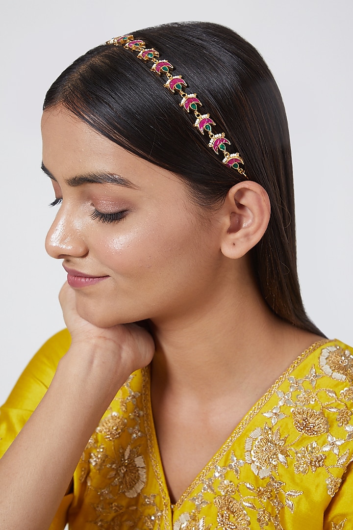 Gold Finish Pink Kundan Mathapatti by Namasya at Pernia's Pop Up Shop