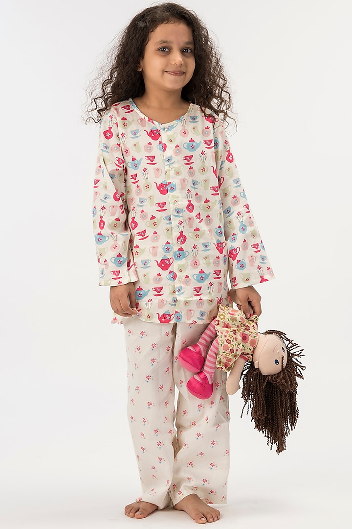 Off-White Printed Night Suit For Girls by Nigh Nigh label