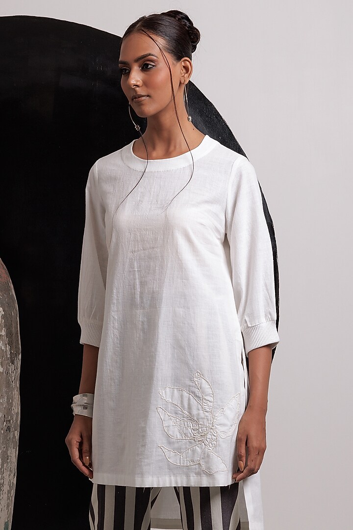 Ivory Handwoven Cotton High-Low Tunic Set by Nautanky By Nilesh Parashar at Pernia's Pop Up Shop