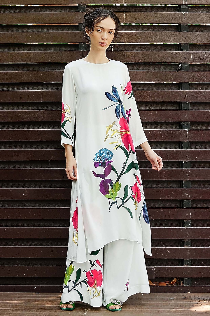 White Natural Crepe Floral Printed A-Line Kurta Set by Nautanky By Nilesh Parashar at Pernia's Pop Up Shop