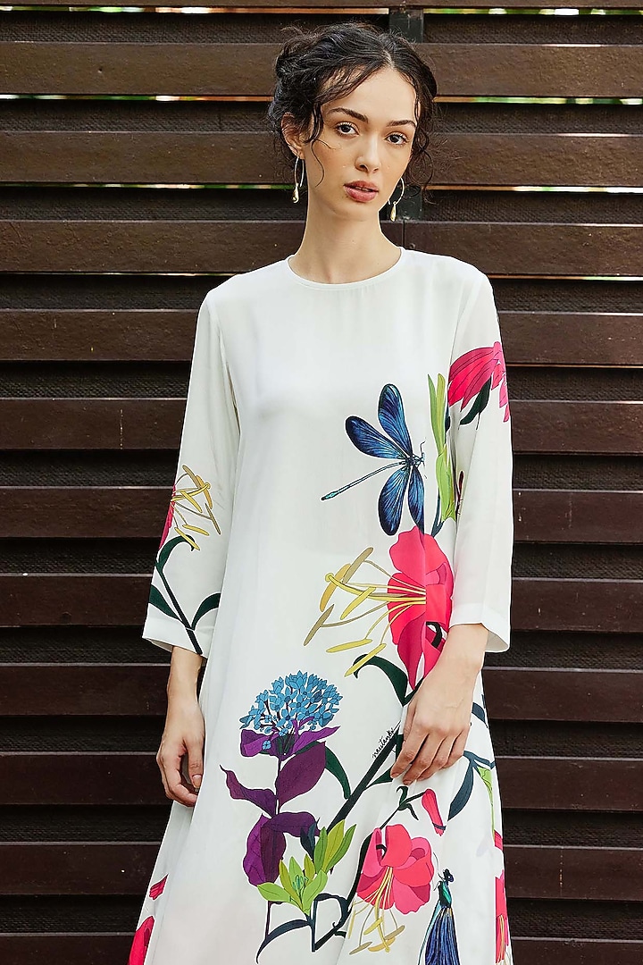 White Natural Crepe Floral Printed A-Line Kurta Set by Nautanky By Nilesh Parashar at Pernia's Pop Up Shop