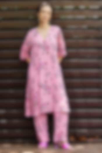 Bubblegum Pink Natural Crepe Kurta Set by Nautanky By Nilesh Parashar at Pernia's Pop Up Shop