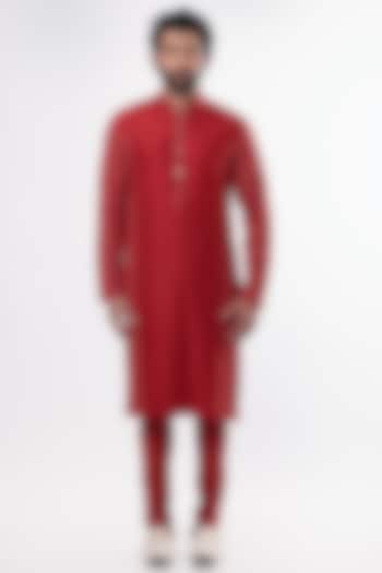 Crimson Red Chanderi Silk Kurta Set by Nautanky By Nilesh Parashar Men at Pernia's Pop Up Shop