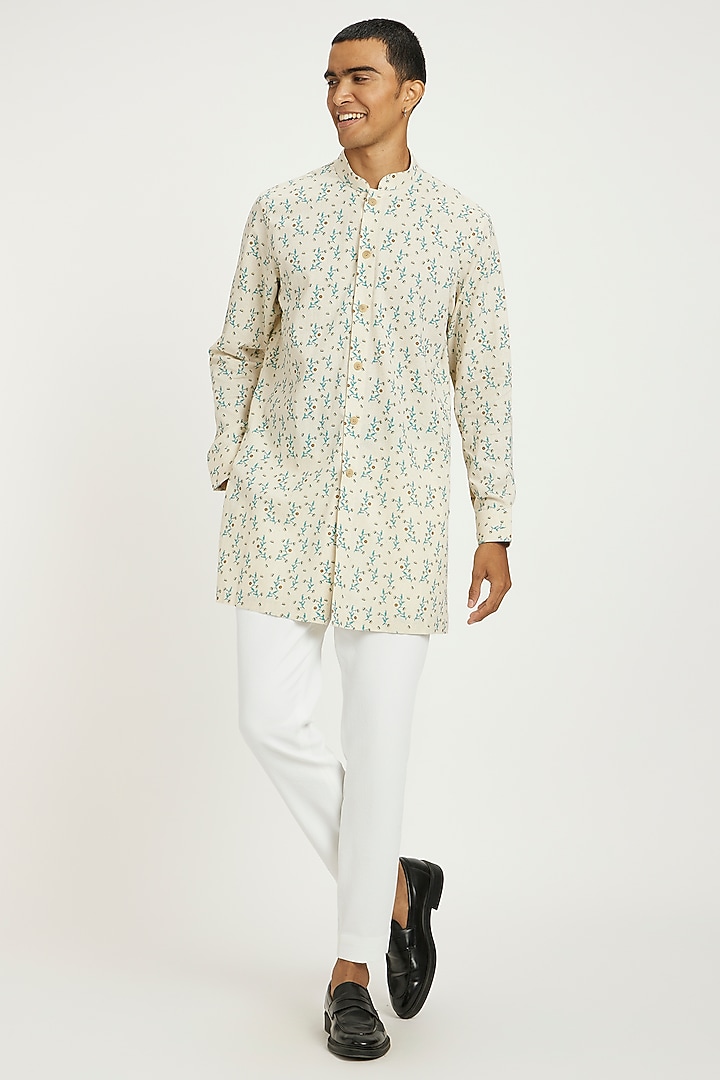 Off-White Handwoven Cotton Floral Block Printed Kurta Set by Nautanky By Nilesh Parashar Men at Pernia's Pop Up Shop