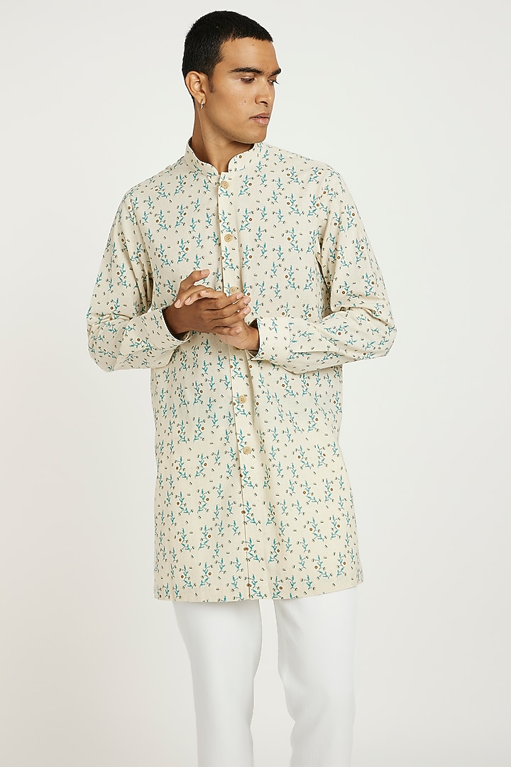 Off-White Handwoven Cotton Floral Block Printed Kurta Set by Nautanky By Nilesh Parashar Men at Pernia's Pop Up Shop