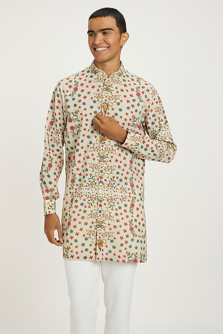Off-White Handwoven Cotton Floral Printed Kurta Set by Nautanky By Nilesh Parashar Men at Pernia's Pop Up Shop