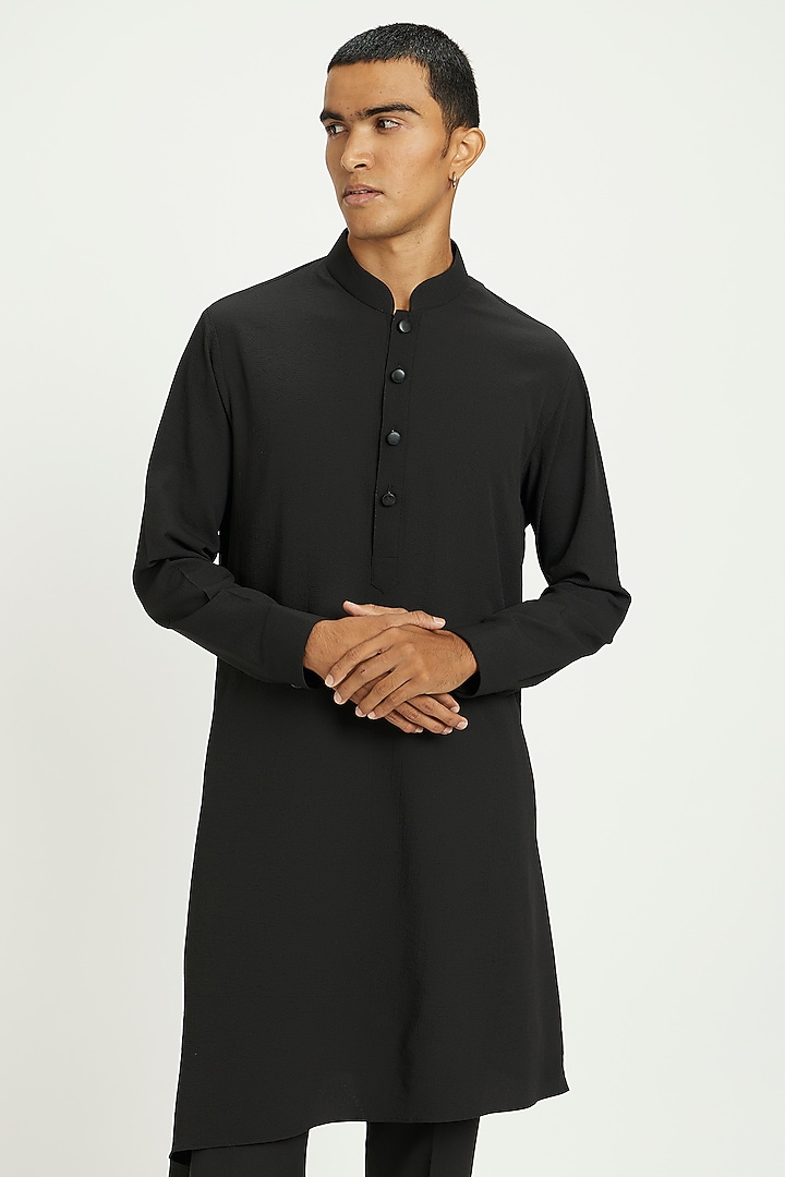 Black Snake Skin Asymmetric Kurta Set by Nautanky By Nilesh Parashar Men at Pernia's Pop Up Shop