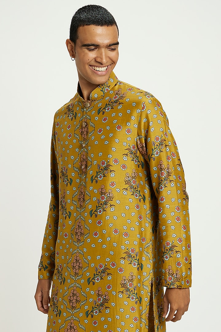 Mustard Viscose Silk Printed Kurta Set by Nautanky By Nilesh Parashar Men at Pernia's Pop Up Shop