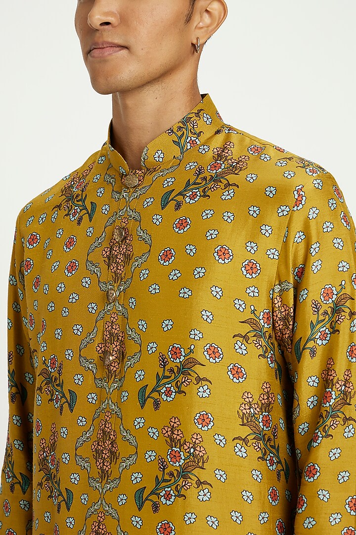 Mustard Viscose Silk Printed Kurta Set by Nautanky By Nilesh Parashar Men at Pernia's Pop Up Shop