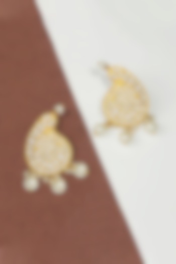 18kt Yellow Gold Finish Kundan Polki & Pearl Jadau Earrings by Nornament at Pernia's Pop Up Shop