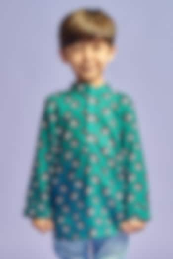 Green Cotton Printed Kurta Shirt For Boys by Nino By Vani Mehta