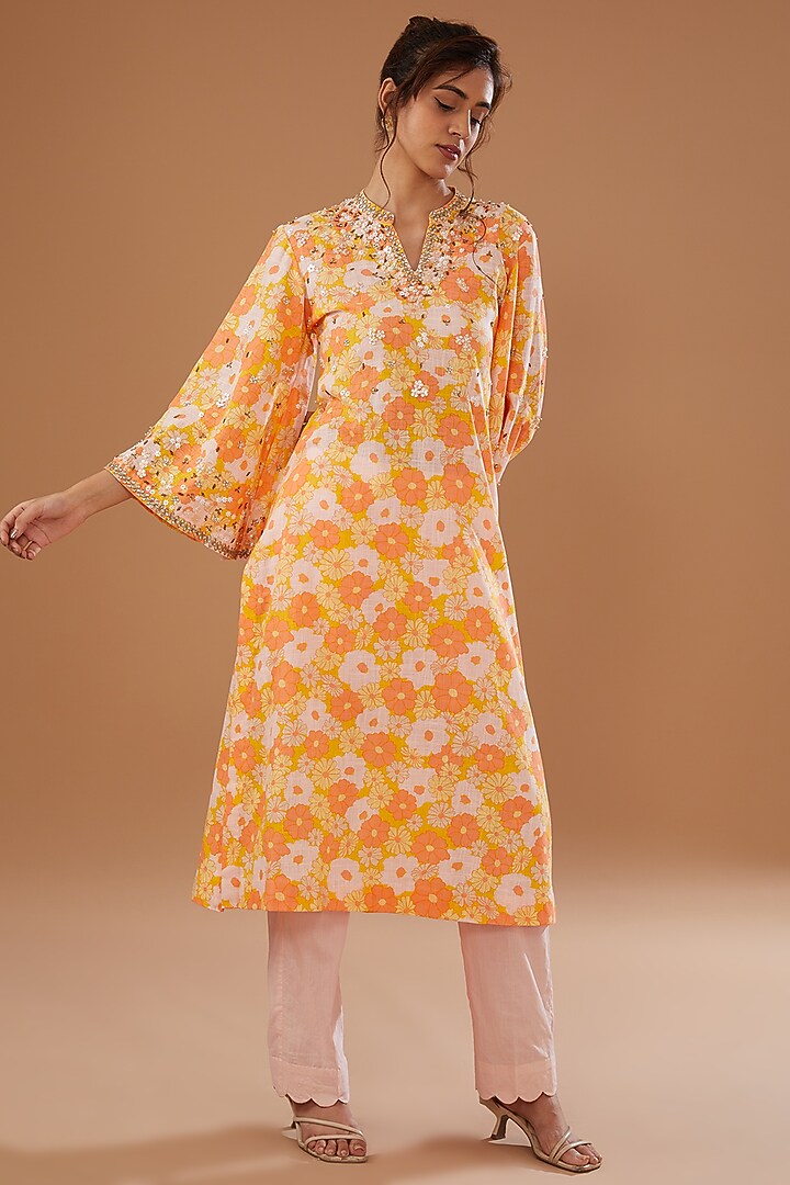 Multi-Colored Linen Floral Printed Kurta Set by NOW WITH PRACHI at Pernia's Pop Up Shop