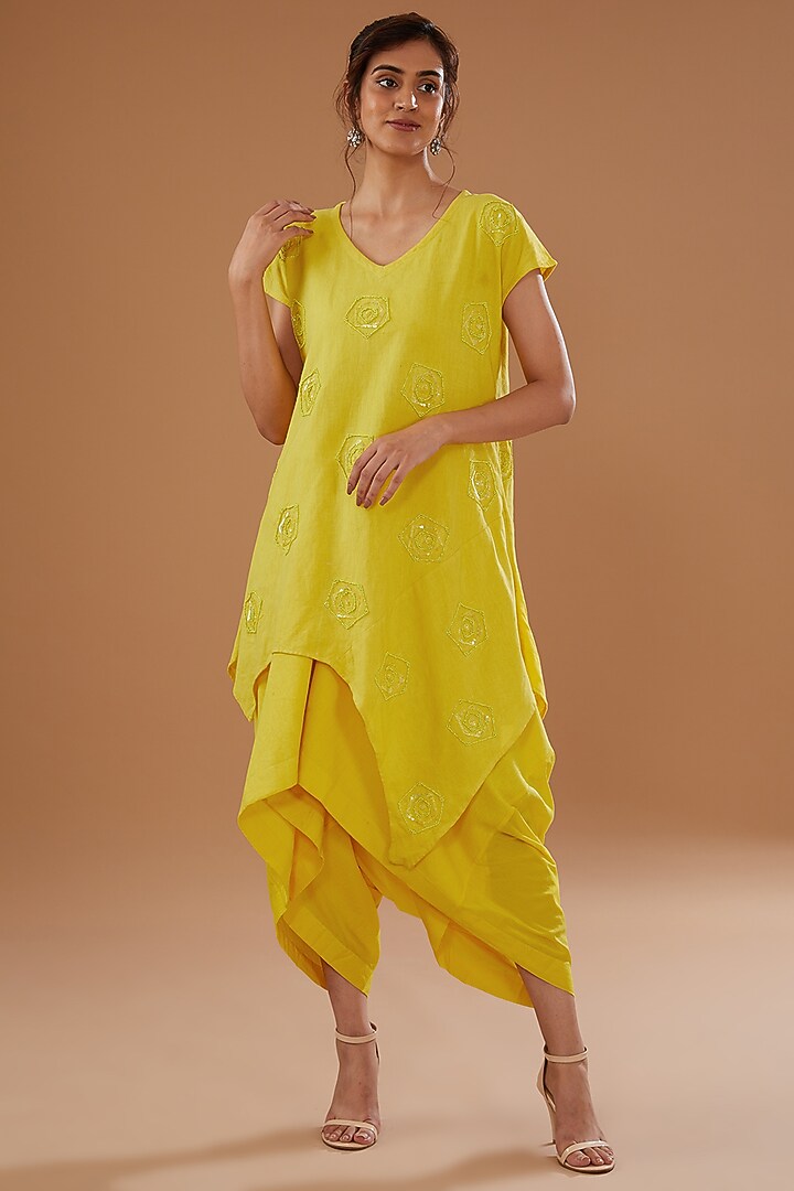 Yellow Organza Kurta Set by NOW WITH PRACHI at Pernia's Pop Up Shop