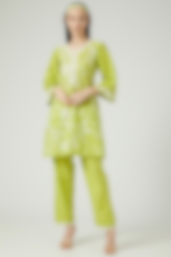 Green Embroidered Kurta Set by NOW WITH PRACHI