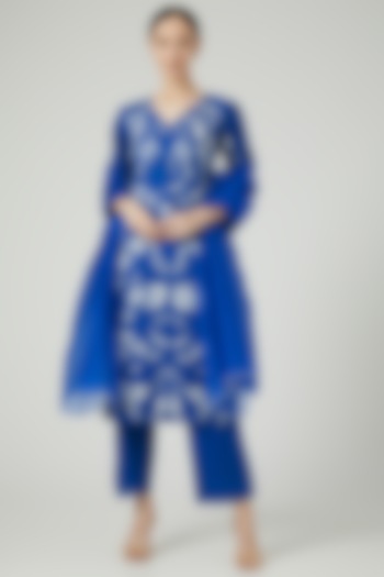 Blue Embroidered Kurta Set by NOW WITH PRACHI