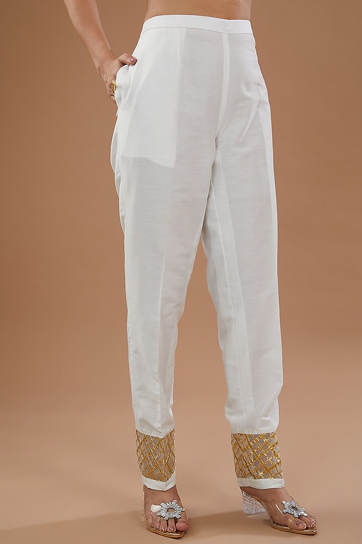 Ivory Linen Embellished & Floral Printed Kurta Set by NOW WITH PRACHI at Pernia's Pop Up Shop