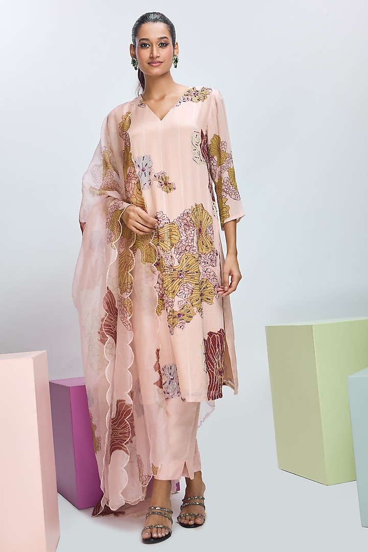 Peach Fuzz Chiffon Lurex Printed Kurta Set by Nirmooha at Pernia's Pop Up Shop