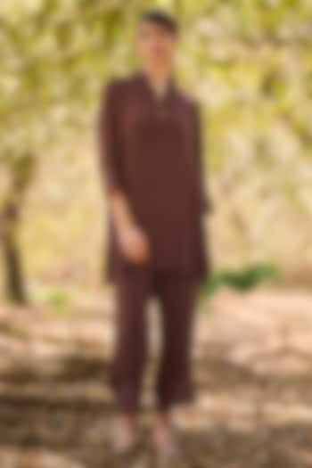 Brown Crepe Kurta Set by Nirmooha at Pernia's Pop Up Shop