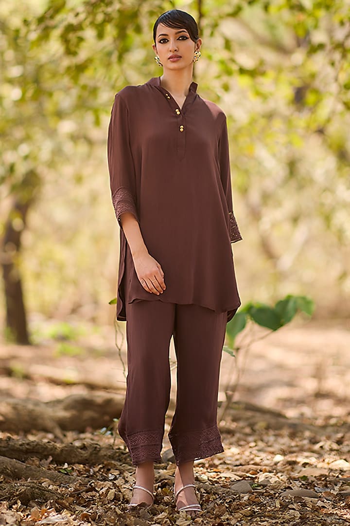 Brown Crepe Kurta Set by Nirmooha at Pernia's Pop Up Shop