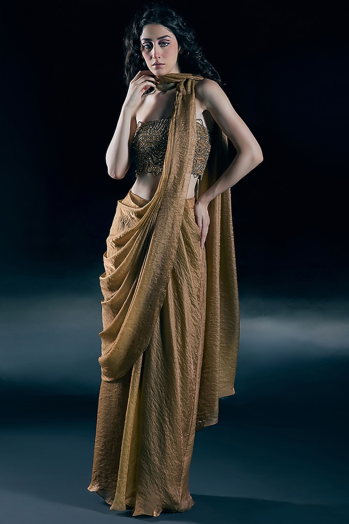Gold Sheer Metallic Organza Pre-Draped Wedding Saree Set by Nirmooha at Pernia's Pop Up Shop