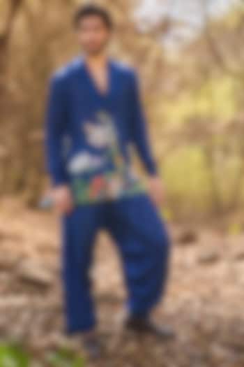 Blue Mul Floral Printed Short Kurta Set by Nirmooha Men at Pernia's Pop Up Shop