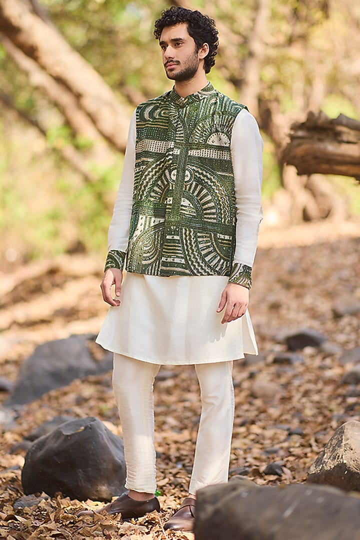 Deep Olive Mul & Nokia Silk Embroidered Bundi Jacket Set by Nirmooha Men at Pernia's Pop Up Shop