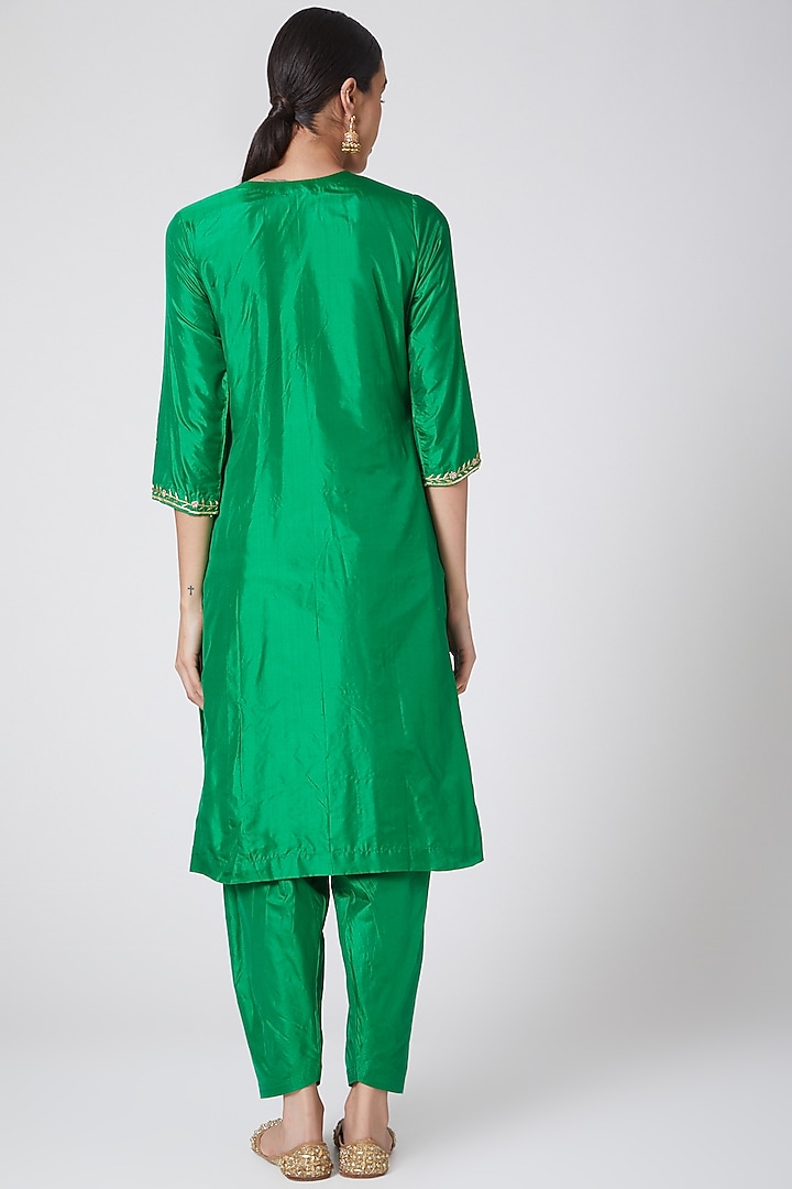 Green Embroidered Pure Silk Kurta Set by Nafisa Rachel William at Pernia's Pop Up Shop