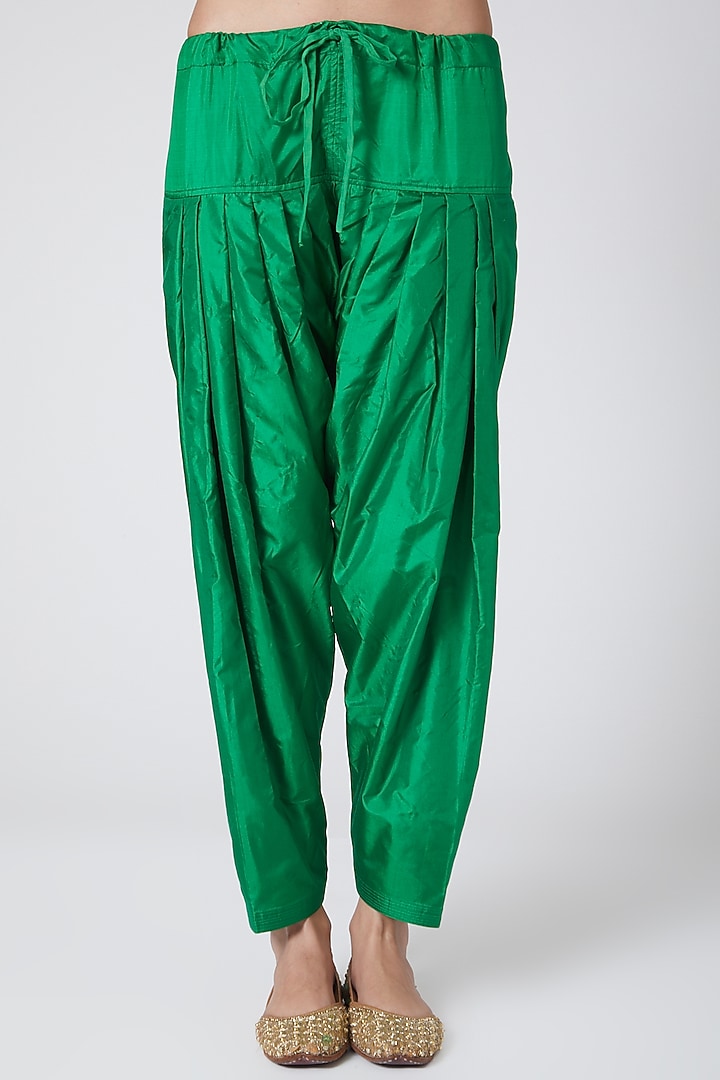 Green Embroidered Pure Silk Kurta Set by Nafisa Rachel William at Pernia's Pop Up Shop