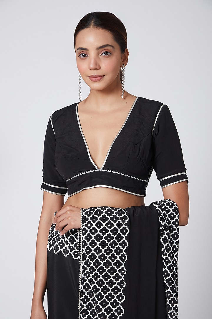 Black Embroidered Reception Saree Set by Nafisa Rachel William at Pernia's Pop Up Shop
