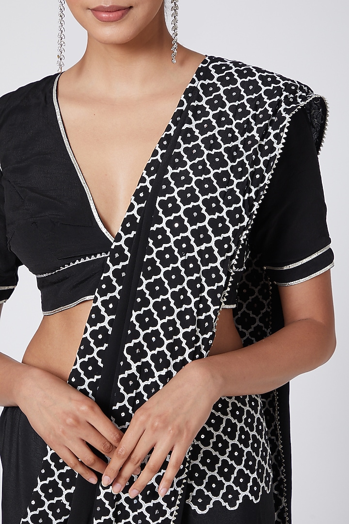 Black Embroidered Reception Saree Set by Nafisa Rachel William at Pernia's Pop Up Shop