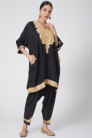 Black Kashmiri Tilla Embroidered Kurta Set by Nafisa Rachel William
